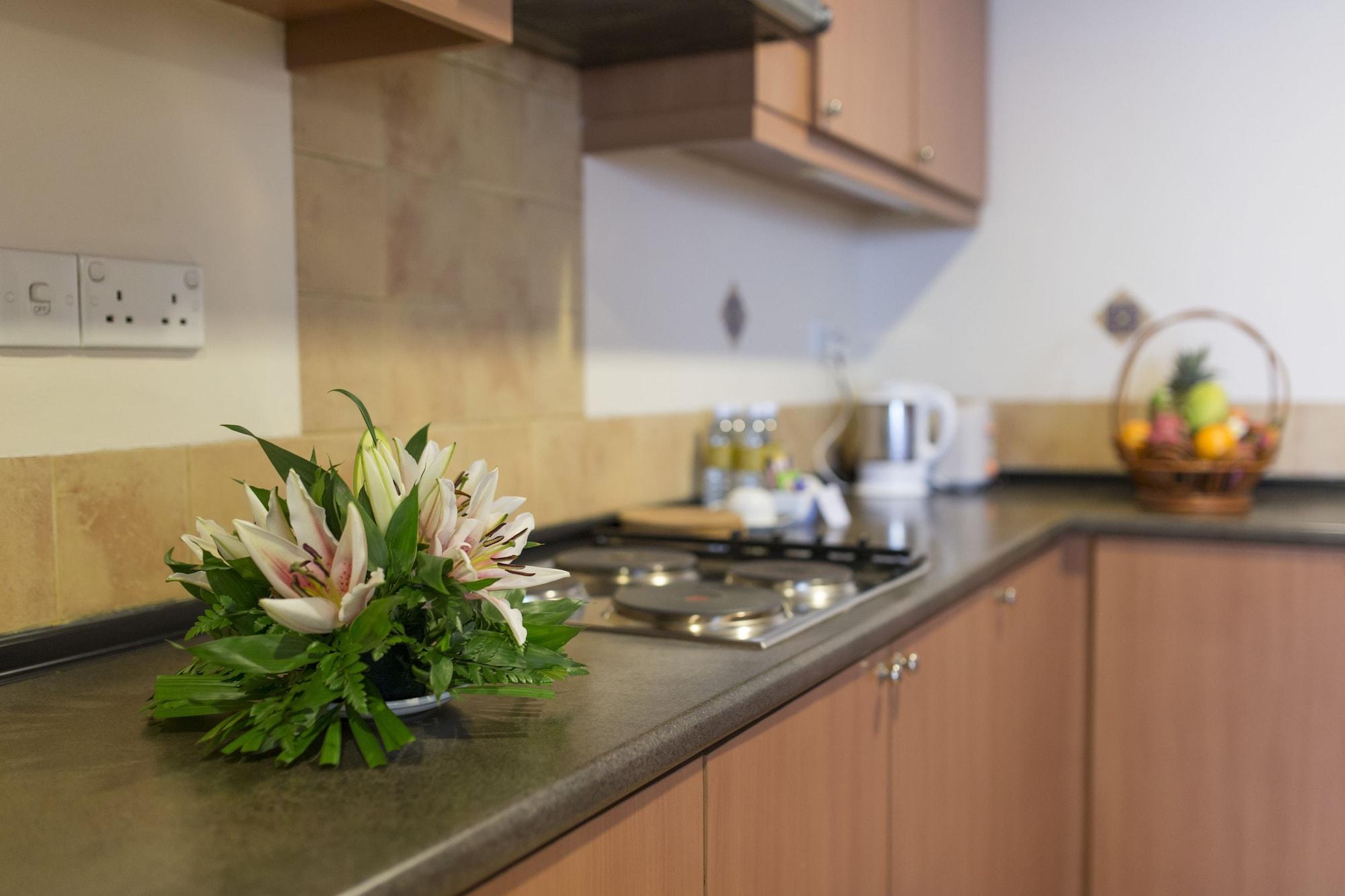 Himawari Hotel Apartments Phnom Penh Extérieur photo