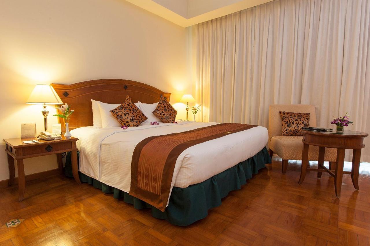 Himawari Hotel Apartments Phnom Penh Extérieur photo