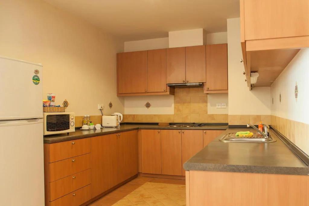 Himawari Hotel Apartments Phnom Penh Extérieur photo