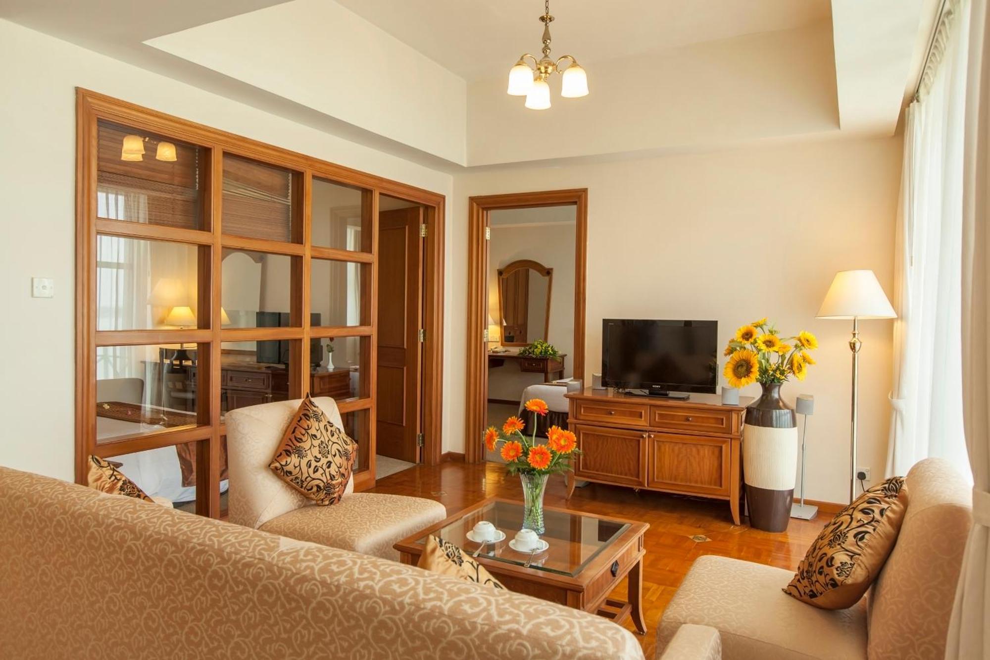 Himawari Hotel Apartments Phnom Penh Extérieur photo