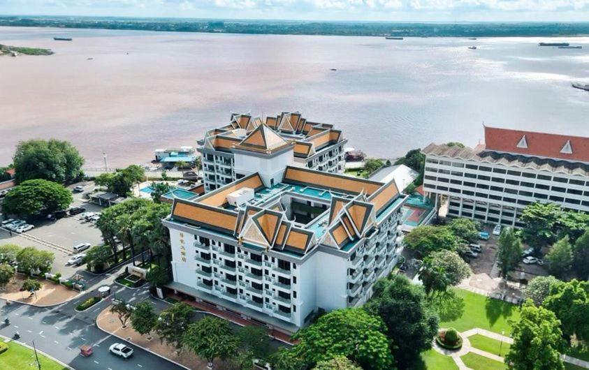 Himawari Hotel Apartments Phnom Penh Extérieur photo